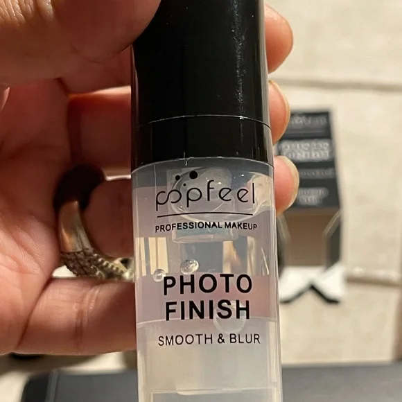 7~Popfeel Eyeshadow Palette & Primer & foundation & matte Lip cream & 2 Lipstics - Picture 8 of 17